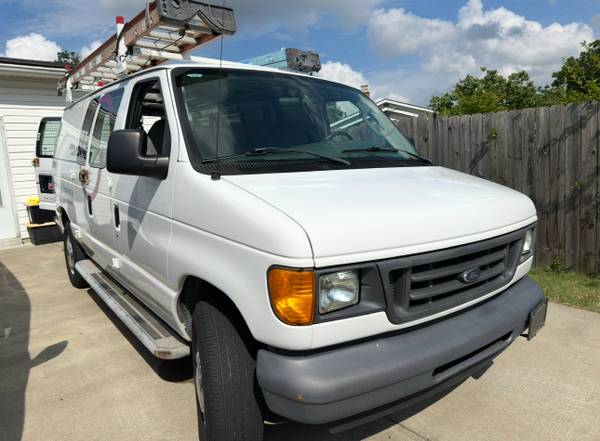 Ford e 250 - $12,900 (Silver Spring)63616210029185123