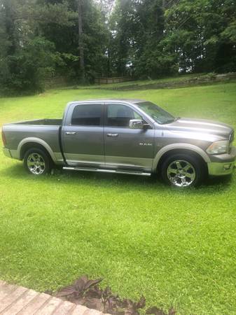 Camioneta Dodge Ram Quad Cab 2009 | Edición Laramie - $3,200 (Rex)63621002318593127