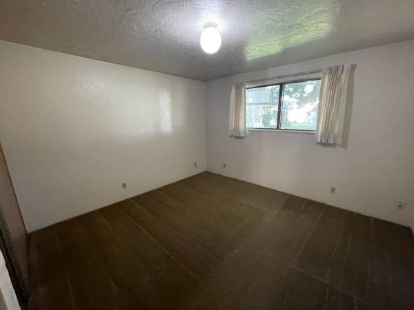 $1,395 / 2br - 910ft2 - MOVE IN SPECIAL! Large D/S Two Bedroom Unit W/Washer & Dryer Hookups! (Eugene)63977276323075124
