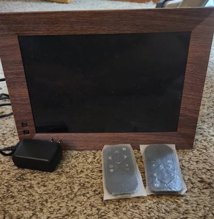 NIXPLAY Digital Smart Photo Frame (Model W10F-06) 1