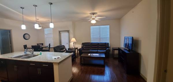 $2,009 / 2br - 1215ft2 - Huge House Vibe Apartment!! (Midland, Texas)63622615981697124