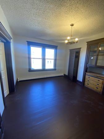 $1295.00 / 2br - 1200ft2 - Cozy 2 Bed 1 Bath Unit in Hartford | Available 10/15 | $1350/mo63989074871683121