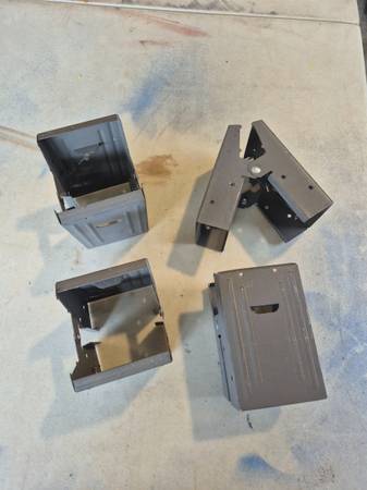 STEEL SAWHORSE BRACKETS 1