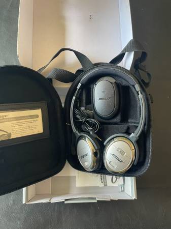 Bose QuietComfort 3 On-Ear Acoustic Noise Cancelling Headphones