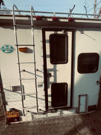 S and S Truck Camper Needs Tow 1