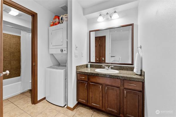 $1,300 / 1br - 622ft2 - Fully furnished Grandview at the Lake condo. 1 bed, 1 bath, with views (Chelan)63886983281921123