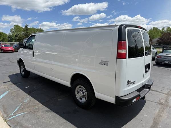 2016 CHEVY EXPRESS 3500 QUIGLEY 4X4 EXTENDED WHEELBASE VAN - $27,000 (Flushing)63612079418115124