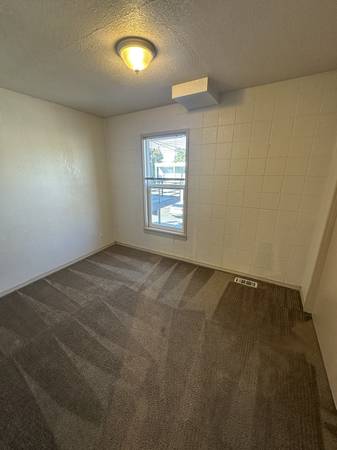 $1,095 / 1br - ¡Venga a vivir con nosotros en Patterson Plaza! ¡A pocas cuadras de la U de O!63977278439298124