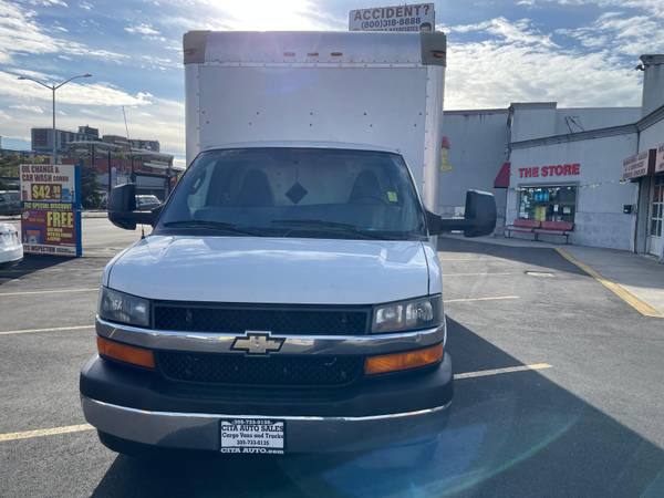 2017 Chevrolet 350 box truck - $10,500 (New York)63654719261697123