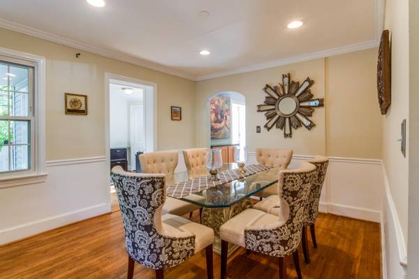$7,500 / 6br - 3600ft2 - IMPONENTE COLONIAL DE 6 HABITACIONES/4 BAÑOS - A PIE DEL METRO - 10 MINUTOS A DC (NORTH ARLINGTON)63779464362625123