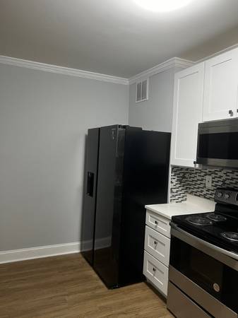 $850.00 / 4br - $850/900 Room for Rent (Private Bath) 2406 Wilkens Ave63694744770049121