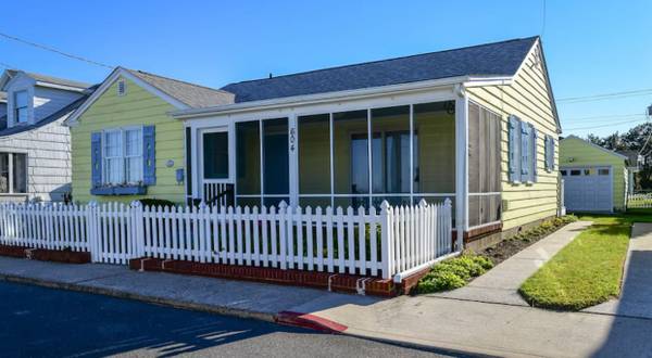 $1,800 / 2br - 784ft2 - HOGAR ENCANTADOR CON MARAVILLOSA VISTA AL BAY DESDE EL PORCHE CERRADO (Ocean City, MD)63839299741827120