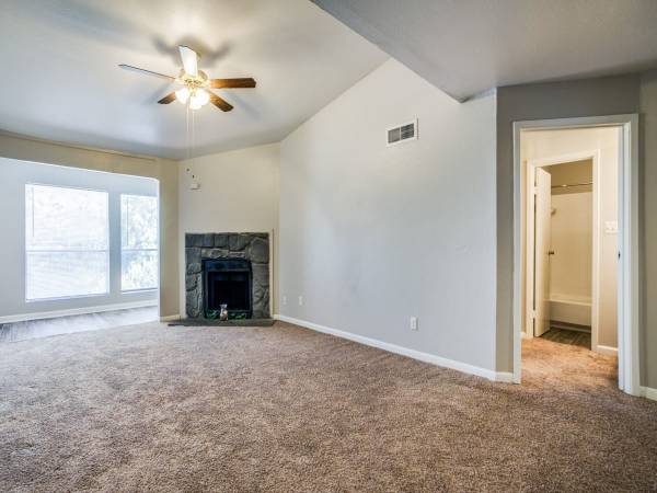 $1,465 / 2br - 1000ft2 - Situated in Garland!, Fitness Center, 2bd 2ba (2804 Belt Line Road, Garland, TX)63796578778369123