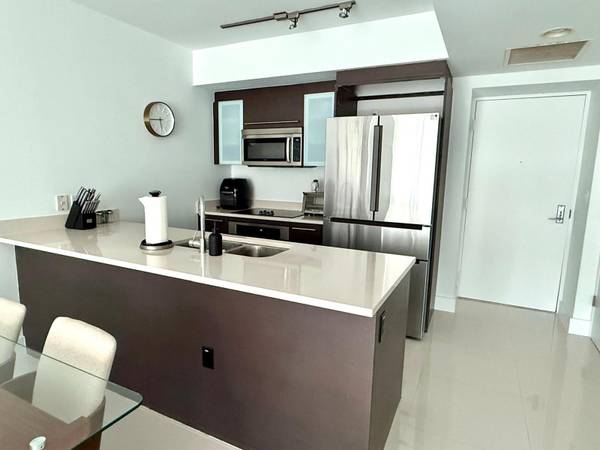 $2,000 / 2br - 0890ft2 - If you are looking for Apts (Miami)64051005149825120
