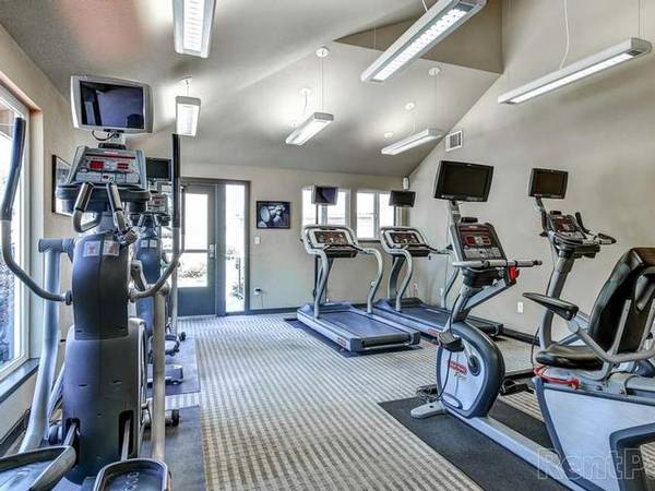 $2,062 / 1br - 701ft2 - Dive into Comfort! 1 BR with Stunning Landscapes (danville / san ramon)63847331154691121