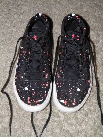 UNDER ARMOUR Girls Paint Splatter Hi-Top Sneakers Size 3.5 1