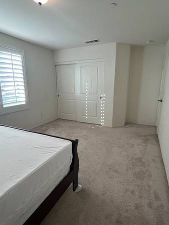 $550 / 1br - Room for Rent Near Eastvale Gateway – Utilities Included (Jurupa Valley)63654691257091120