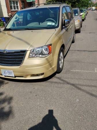 This is 2010 Town and country in excellent condition in and out 11 - $3,500 (Astoria)63437658914817121