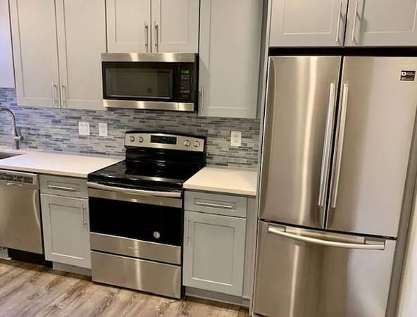 $1,349 / 2br - 770ft2 - Newly renovated Two bedroom apartment.!! (Washington, DC)63958909331458121
