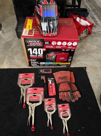 Lincoln Electric 140 HD Weld Pak w/ Accessories 1