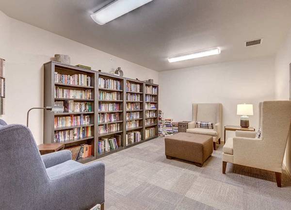 $1,289 / 1br - Library, Electric Stove, Arts and Crafts Room (625 Stillaguamish Ave, Arlington, WA)63688549534339122