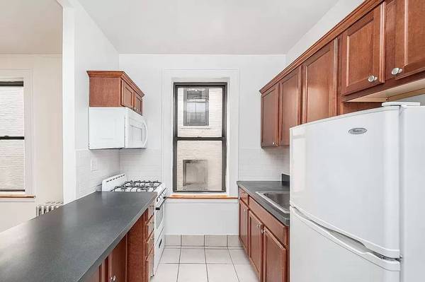 $785 / 1br - Modern 1BR — move in ready!! (San Diego, CA)63998453024002122