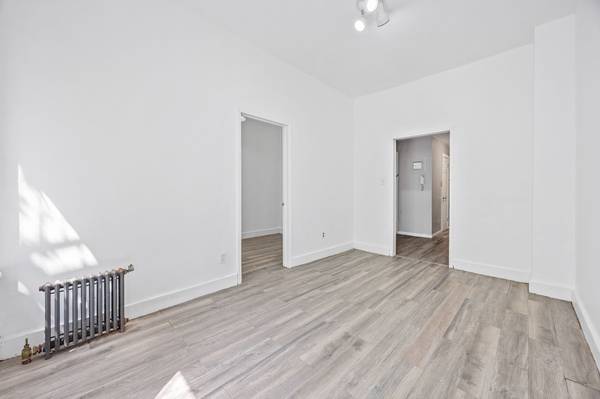 $469,000 / 2br - Unique 2-Bedroom Co-op in Prime Williamsburg! (Williamsburg)64033635076995122