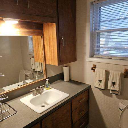 $1,200 / 2br - 1200ft2 - 2 Bedrm/1 full bath (Jenks)63981980689794124