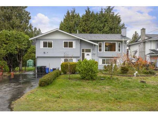 4-bedroom + Den, 3-bath detached split-entry home on a LARGE 8,400 1