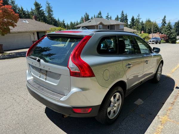 2011 Volvo XC60 AWD with only 121k - $5,000 (Lynnwood)63654705925123122