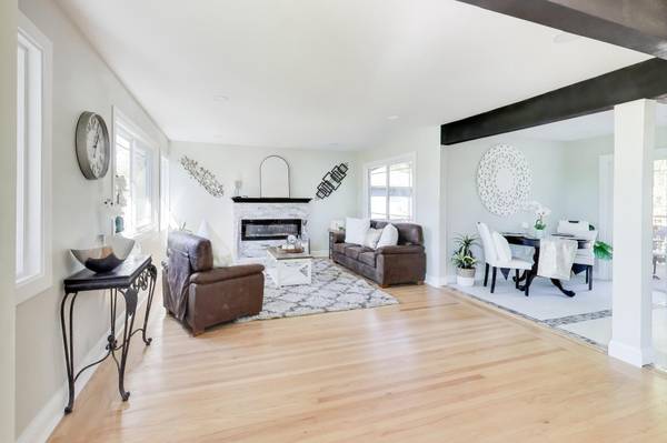 $4,400 / 2200ft2 - 4 Bedrooms and 3 Full Baths with over 2150 sq feet remodeled (oakland hills / mills)64151614117635120