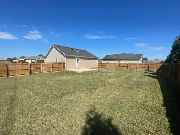 $1,395 / 3br - 3 BEDROOM/2 BATH AT 204 KATTAWAR CIR (BOWLING GREEN)63846717823363121