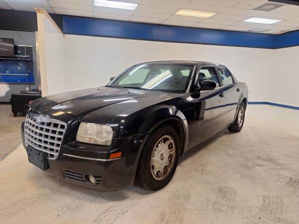 2005 CHRYSLER 300.....¡NICE!! ..678 755 0651 - $3,900 (ATLANTA)63621061429505123