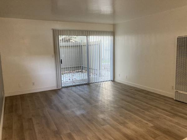 $2,370 / 1br - 650ft2 - Stylish Features, Internet Access, Balcony Available (Camarillo)63800544540417124