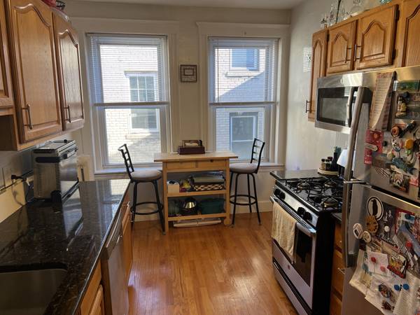 $2,895 / 2br - 9999ft2 - ¡SIN COMISIÓN! ¡APARTAMENTO DE 2 HABITACIONES DE ALTA CALIDAD, EXCELENTE UBICACIÓN EN COMM AVE! ¡DISPONIBLE 1/2/25! (Brighton)63620479984131123