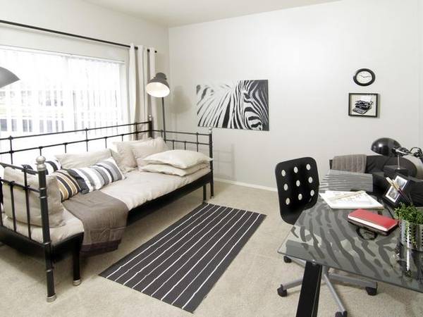 $1,499 / 2br - 1082ft2 - Plush Carpeting, Pet Friendly, Ample Storage Space64037391977475122
