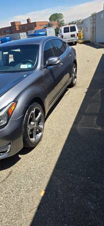 Infiniti q70 2016 60k millas originales - $15,000 (Jamaica queens)63614436805507120