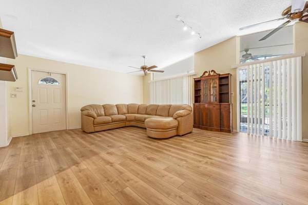 $400,000 / 3br - 1502ft2 - $400,000 3 Bed 2Bath Villa - 22295 Timberly Dr, Boca Raton, FL  33428 (Boca Raton)64049278576258122