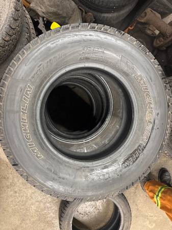 4 Michelin defender LTX 255 70 16 1