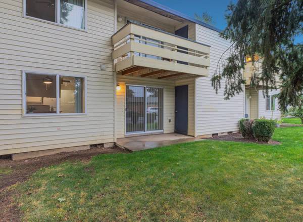 $1,450 / 2br - Full Time Maintenance, Pets OK - 2 Bed 2 Bath with WD Hookup (Rockwood Area)63956787555074124