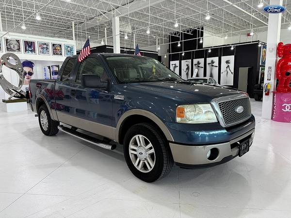 Ford F-150 Lariat Pickup 2006, ¡CARGADO CON OPCIONES! 65.000 millas - $13.999 (concesionario Auto Gallery, compra, venta, intercambio, consignación)63480098255489121