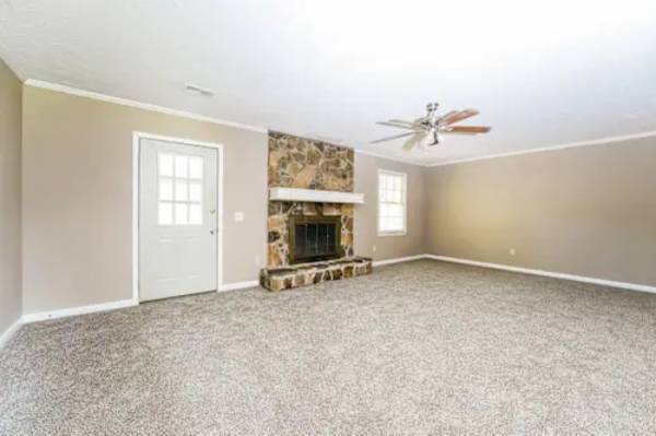 $1,200 / 3br - 1369ft2 - Home with Easy Access to Amenities (Snellville)63975297840514124