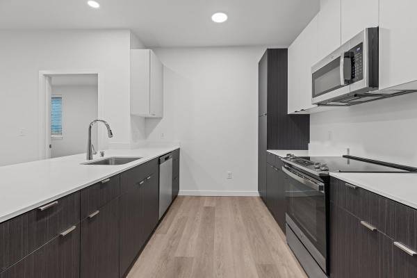 $1,995 / 1br - 821ft2 - ¡UN MES GRATIS! Viviendas Nuevas - Sin Alfombra - Puertos de Aire Acondicionado (Sumner)63786708117251120