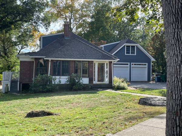 Deleaded 3+ BR on Newton’s South Side. Available now 1