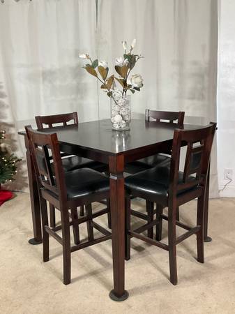 High Dining Table With 4 Chairs / Mesa Comedor Alto Y 4 Sillas 1