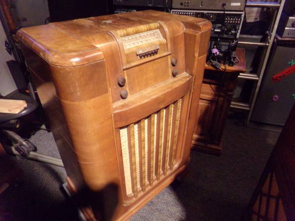 PHILCO CONSOLE RADIO/RECORD PLAYER 1940 1