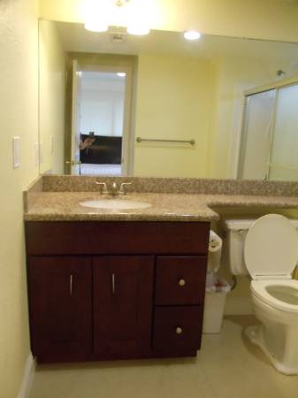 $1,200 / 1br - Private entrance and private bathroom with Laundry room access (fremont / union city / newark)63824141923075121