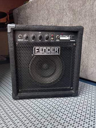 Fender Rumble 15 Bass Amplifier - Upgraded Speaker 1