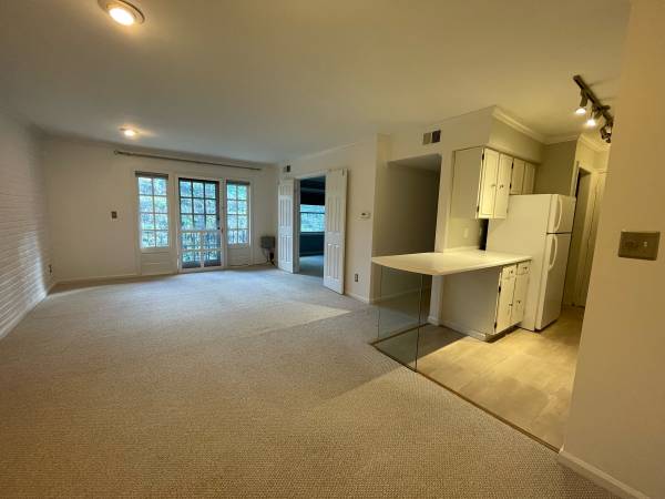 $1,395 / 2br - 996ft2 - Walkable to Mount Lebanon - Utilities Included (Pittsburgh)64013369635073121