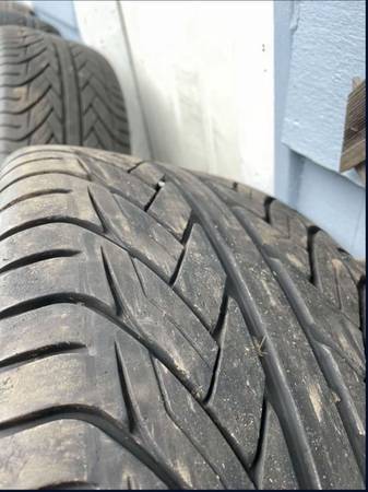 Chevy GMC Ford llantas y neumáticos de 24 pulgadas - $1.700 (Tacoma)63471419222913124